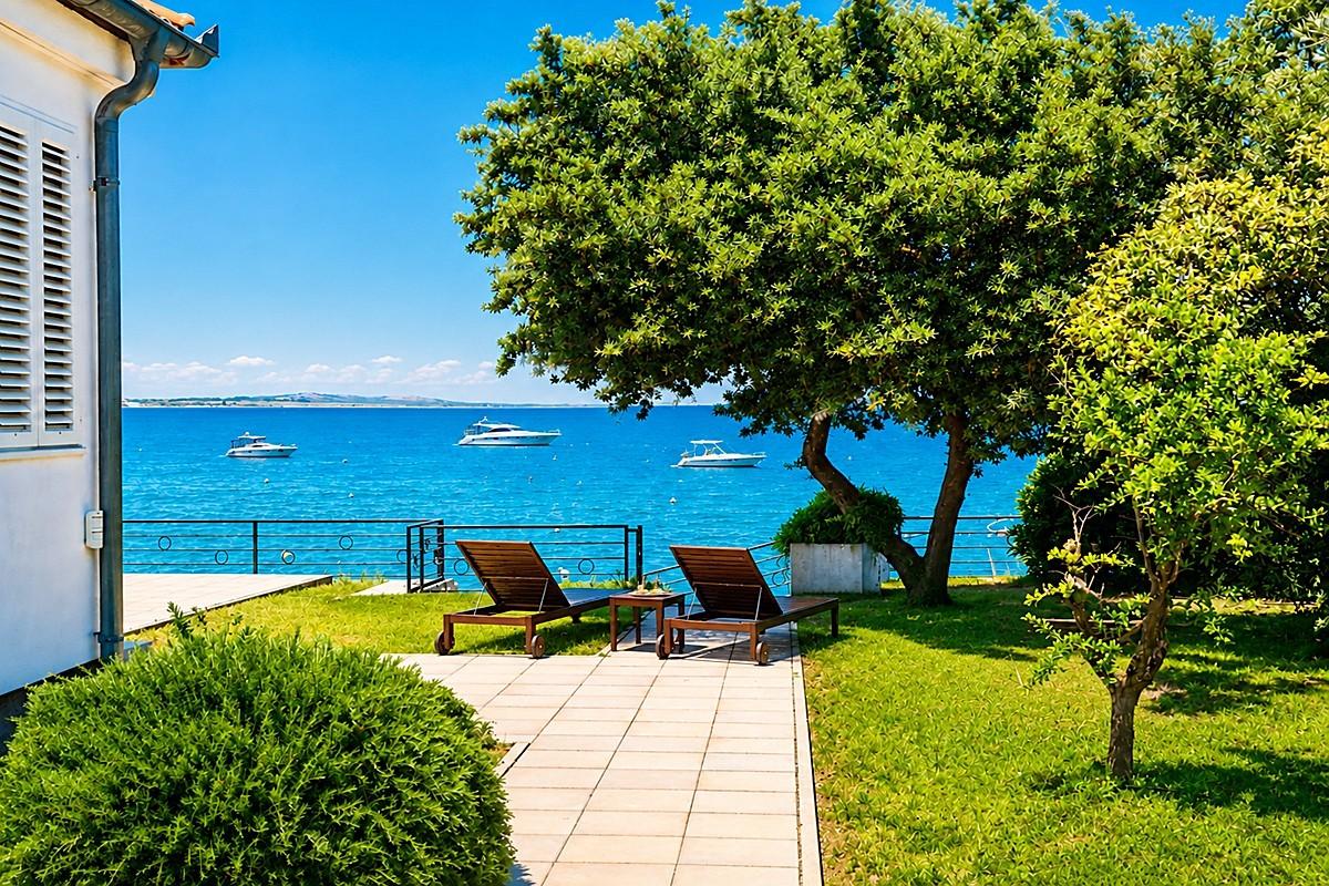 001-2021-436-near-zadar-house-first-row-to-the-sea-for-sale