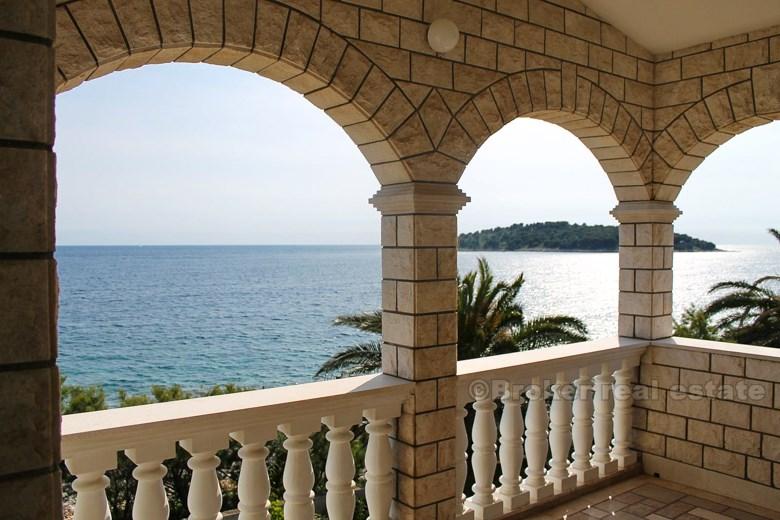 Maison / Villa, Rogoznica, front de mer, vue sur la mer, à vendre