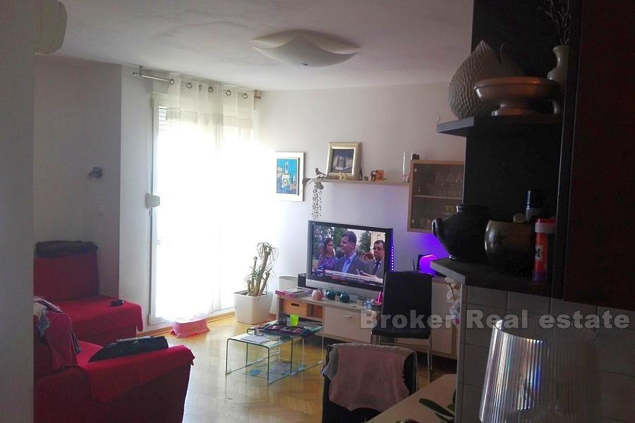 To roms leilighet i utmerket stand, for salg