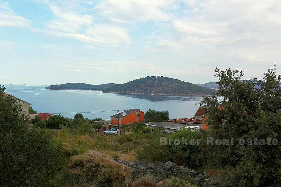 Участок возле Рогозница, в 80 метрах от моря, на продажу