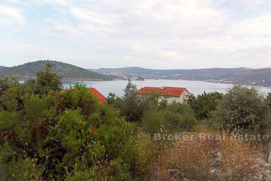 Участок возле Рогозница, в 80 метрах от моря, на продажу