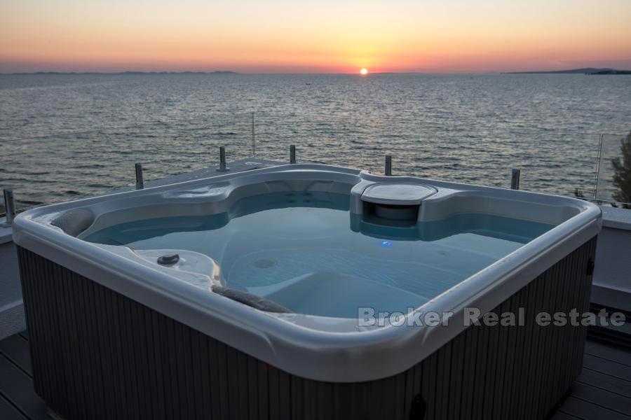 Maison / villa, première rangée de la mer, à vendre
