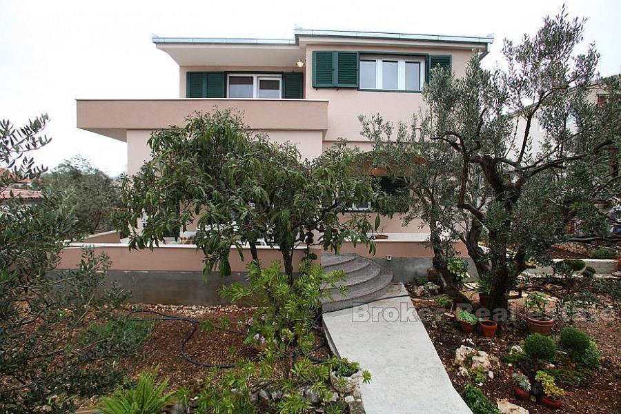 Dům / Villa, Rodinný dům 50 m od moře, na prodej