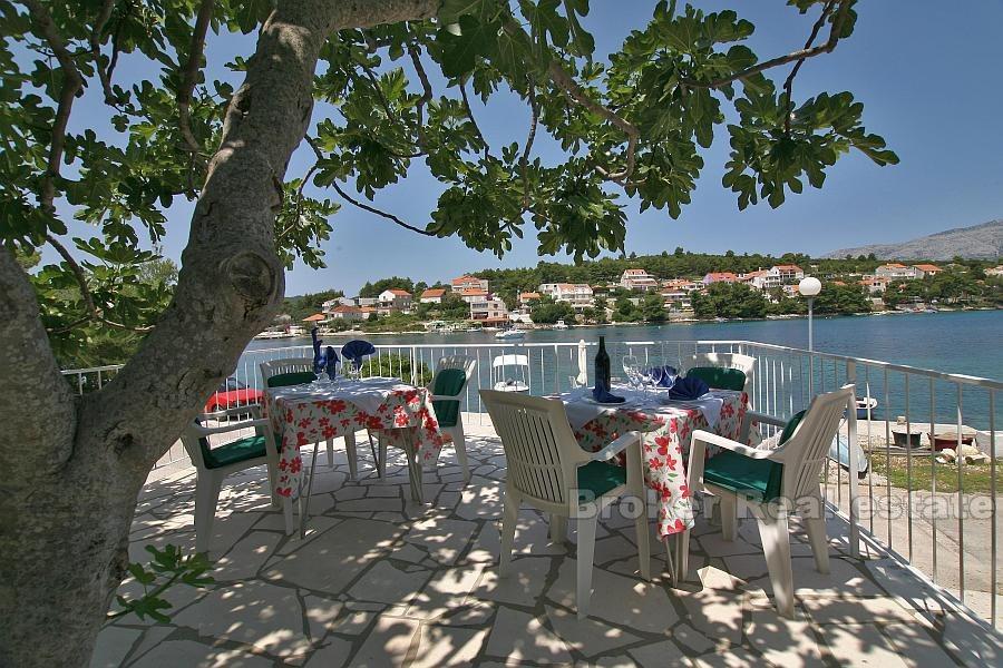 Maison / Villa, Maison individuelle première rangée à la mer, à vendre