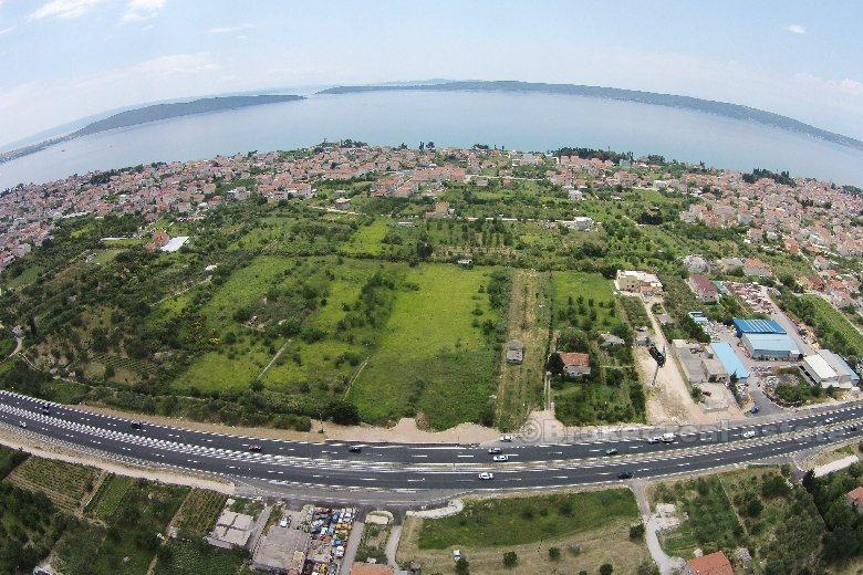 Terreno, edifici terreno uso misto, vendita