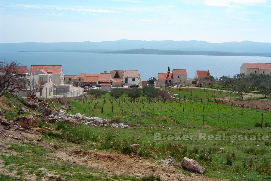 Terreno edificabile di 635 m2, con vista sul mare
