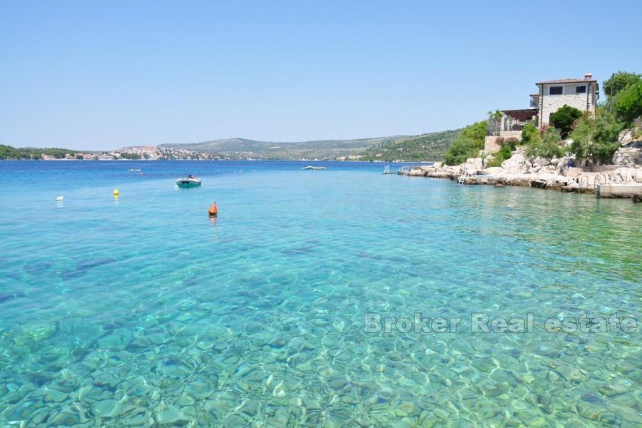 Kuća / vila, mediteranski stil, prvi red do mora