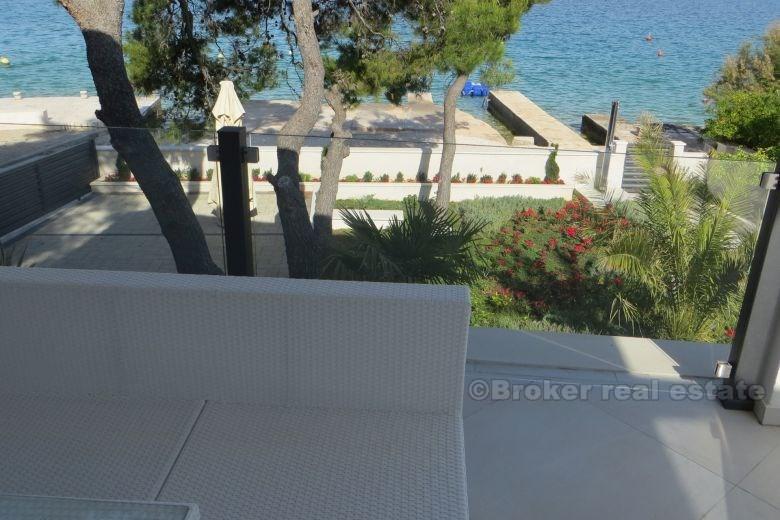 Excellente villa en première rangée de la mer