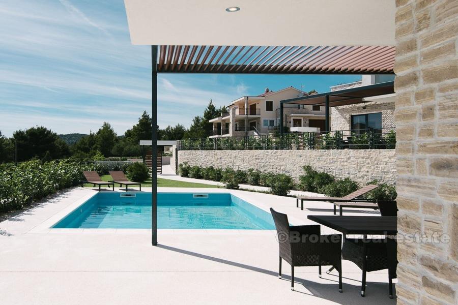 Attraktiv villa med panoramautsikt, til salgs
