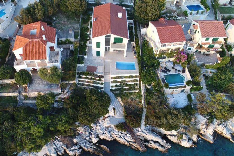 Villa extraordinaire première rangée à la mer, à vendre