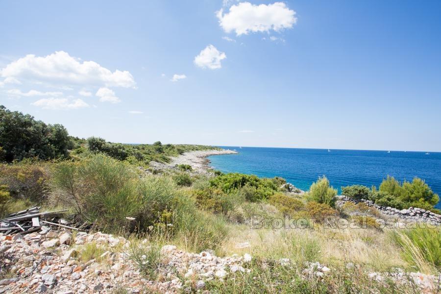 Building land plot, first row to the sea
