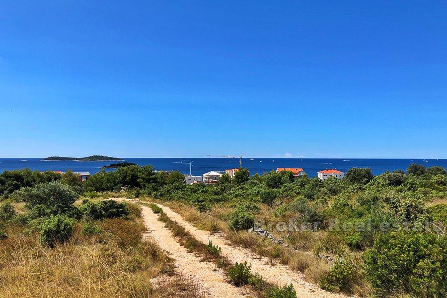 Terreno edificabile con vista mare