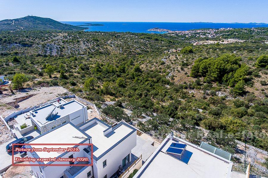 Moderne Villa mit Meerblick