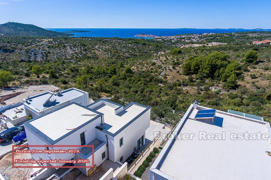 Moderne Villa mit Meerblick
