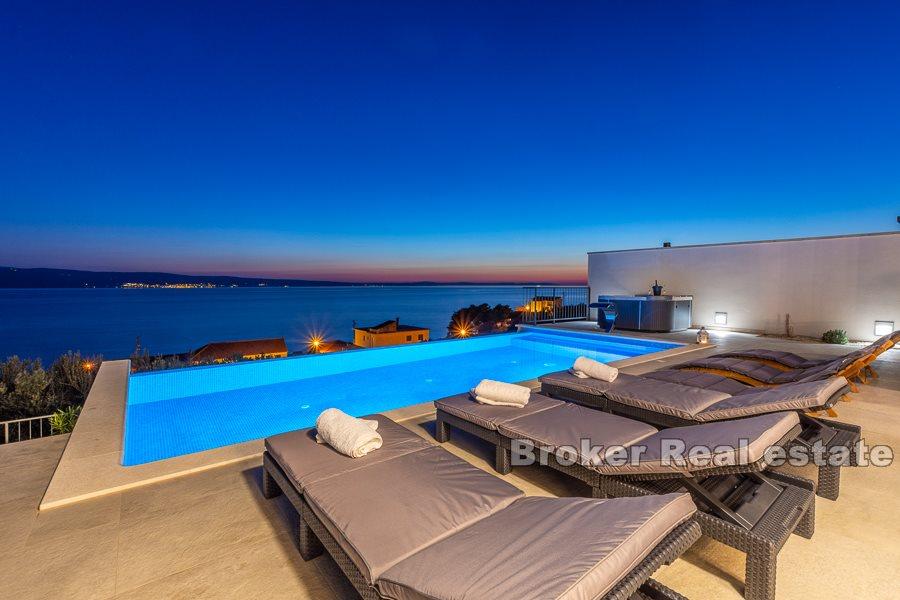 Modern villa med panoramautsikt