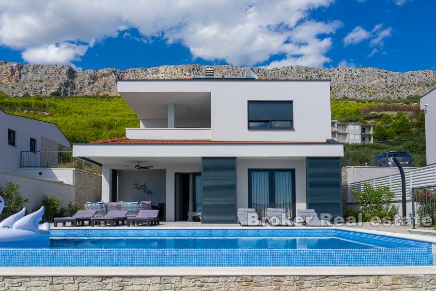 Modern villa med panoramautsikt