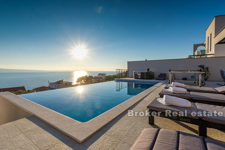 Modern villa med panoramautsikt