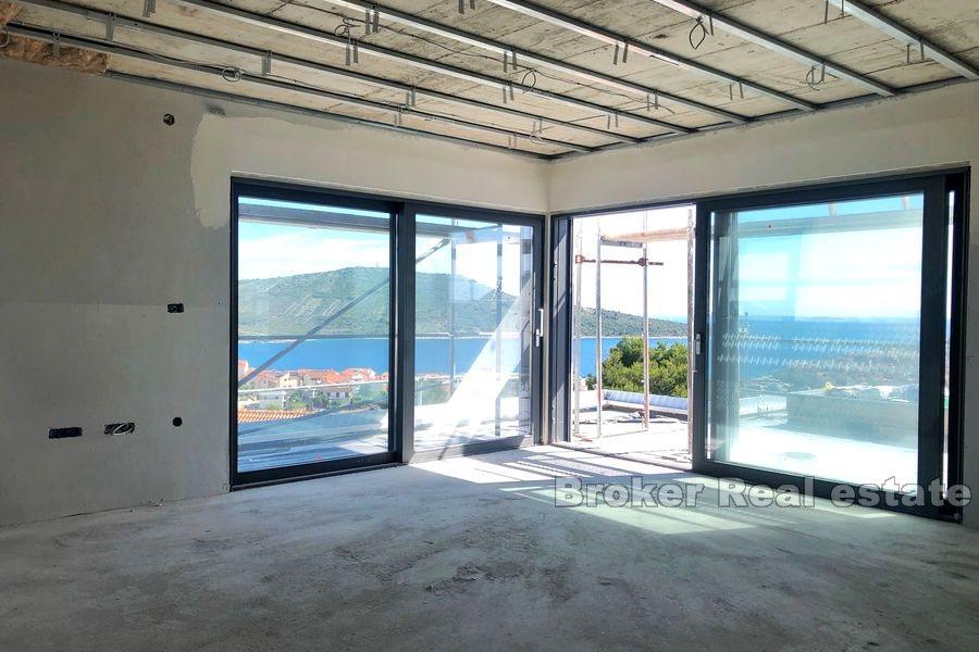 Moderne Neubauwohnungen mit Meerblick