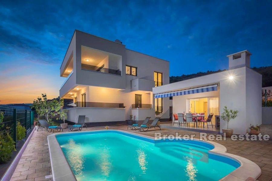 Luxusvilla mit Meerblick