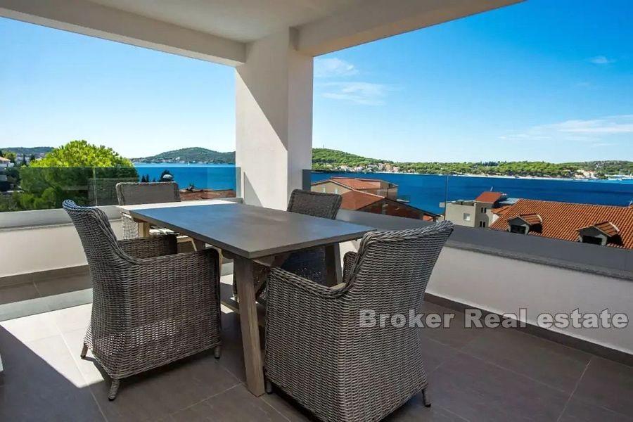 Luxusvilla mit Meerblick