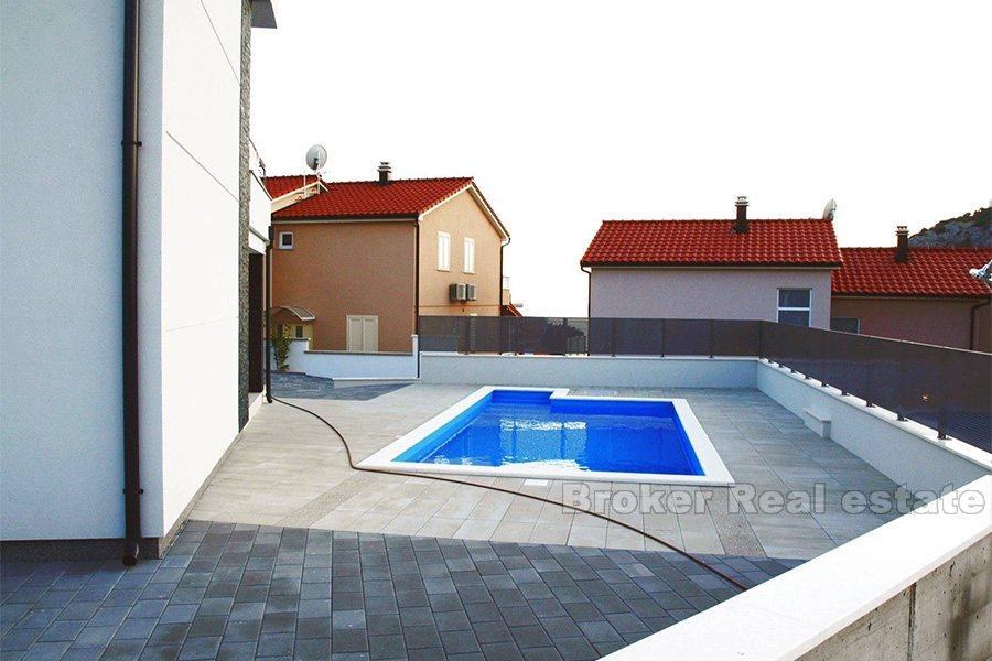 Dům / vila, nová moderní vila s bazénem