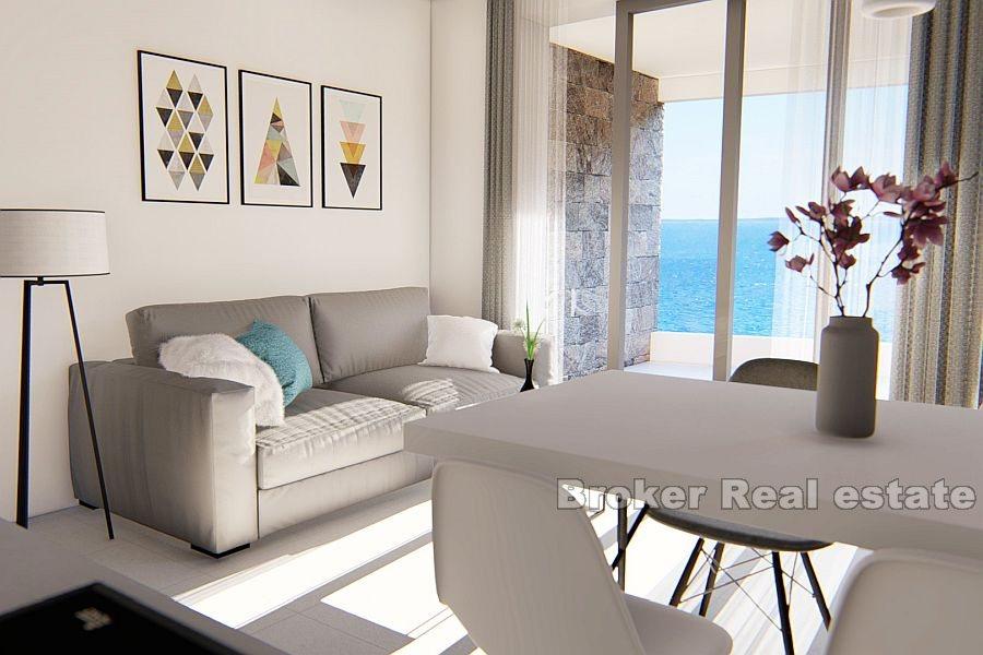 Vila s više apartmana u prvom redu do mora
