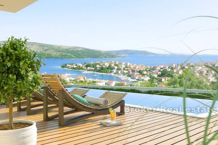 Villa con piscina e vista mare
