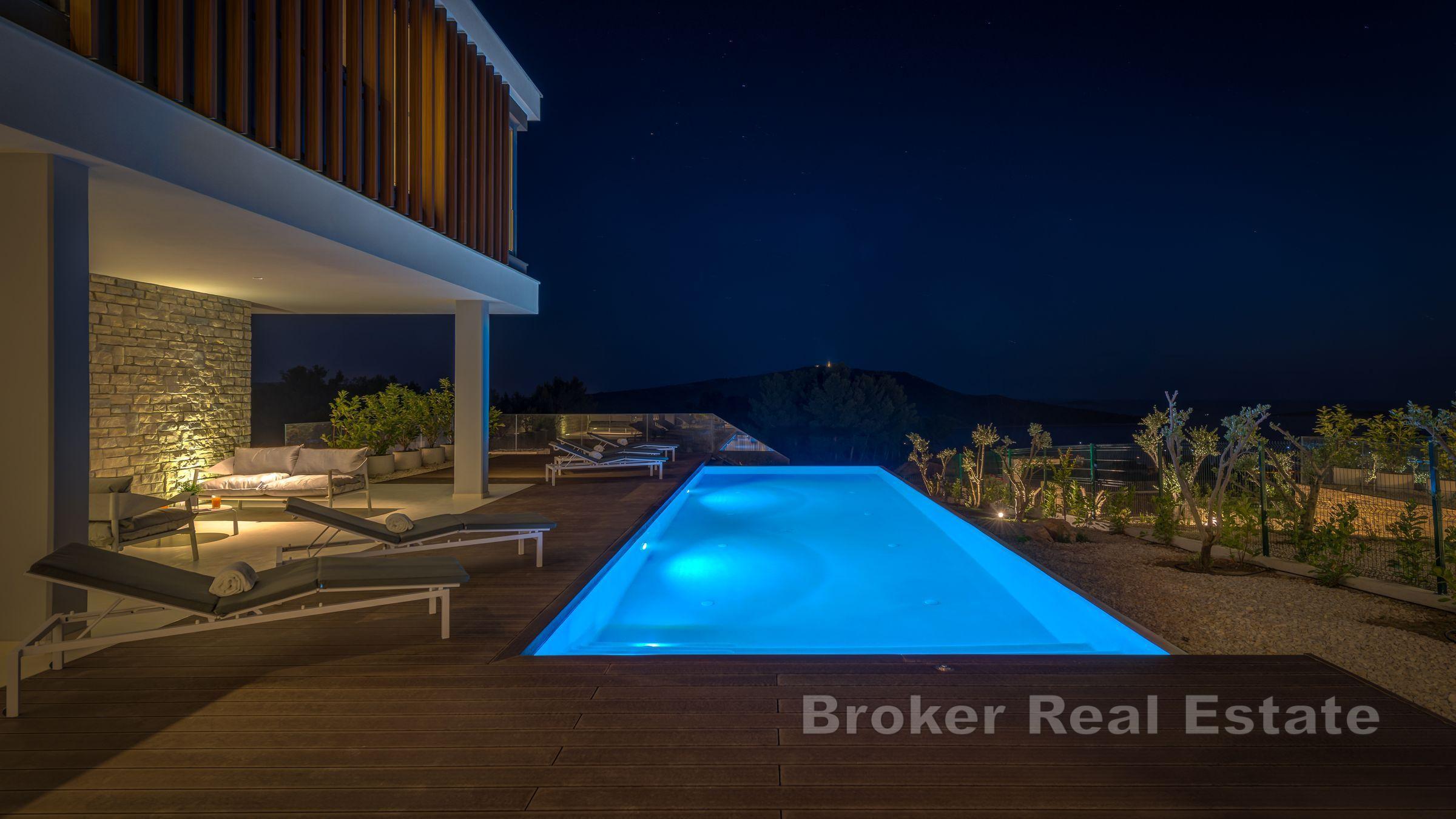 En vacker villa med pool