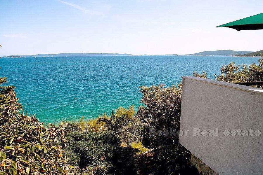 Maison / villa, première rangée de la mer