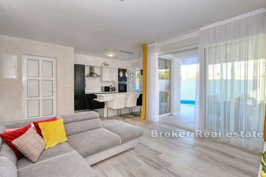 Vacker villa med pool