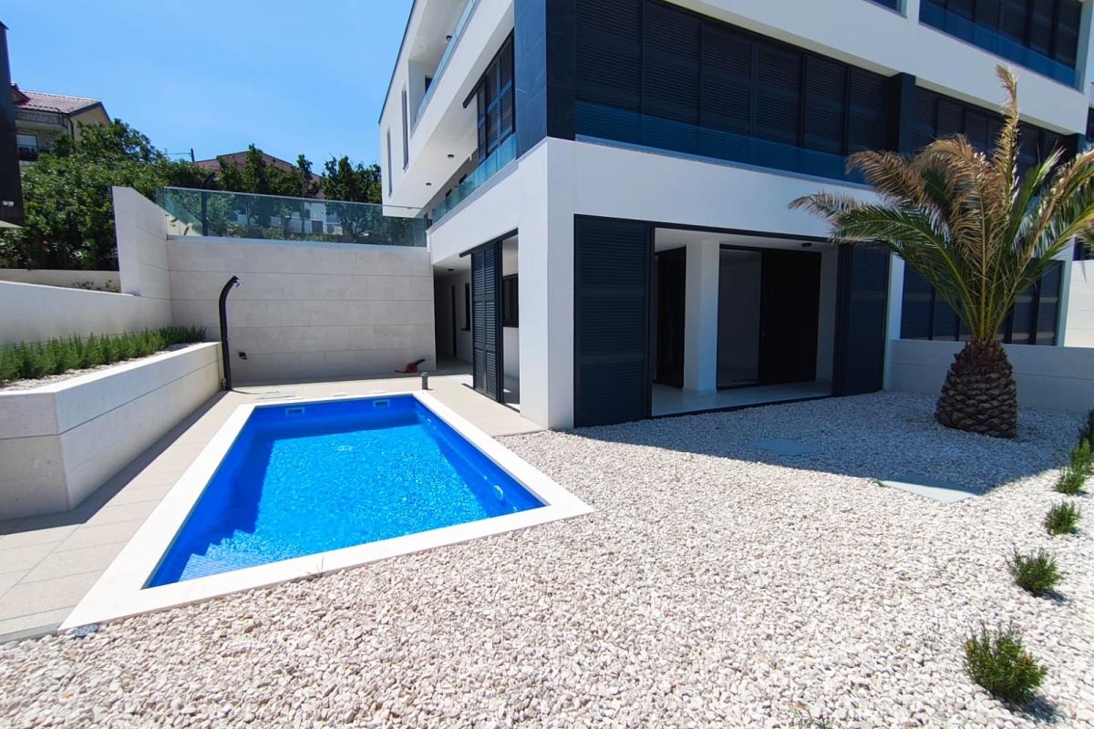 Luxuswohnungen mit Swimmingpool