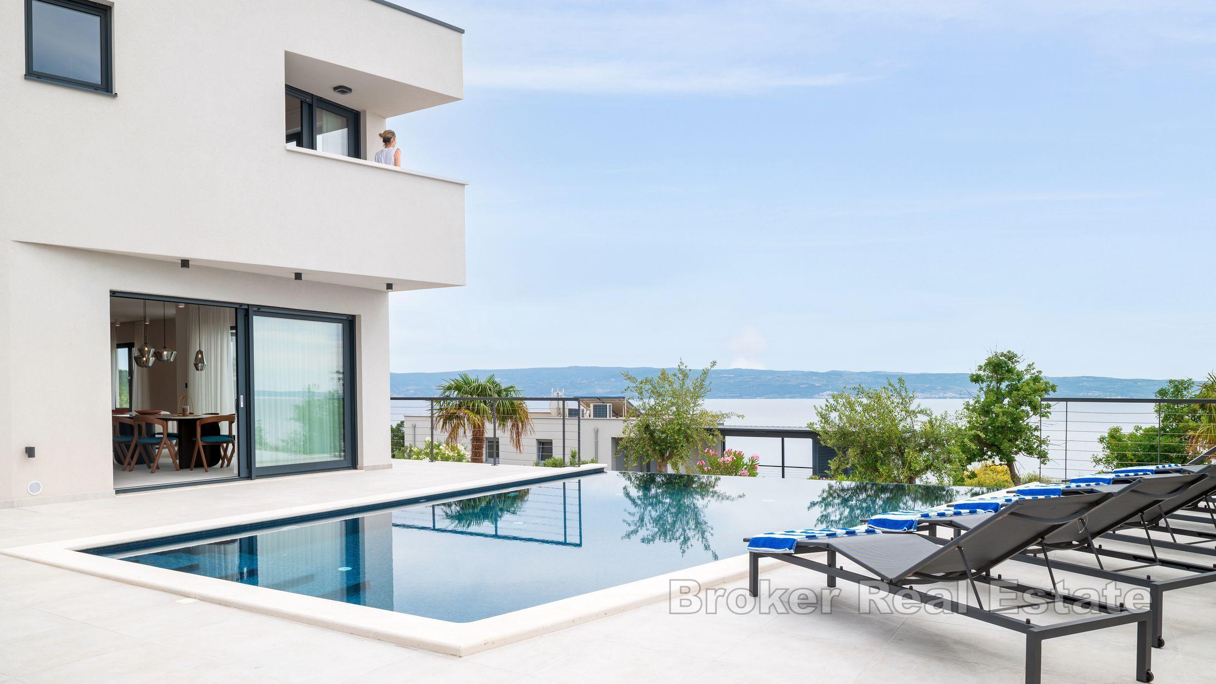 Vacker villa med pool