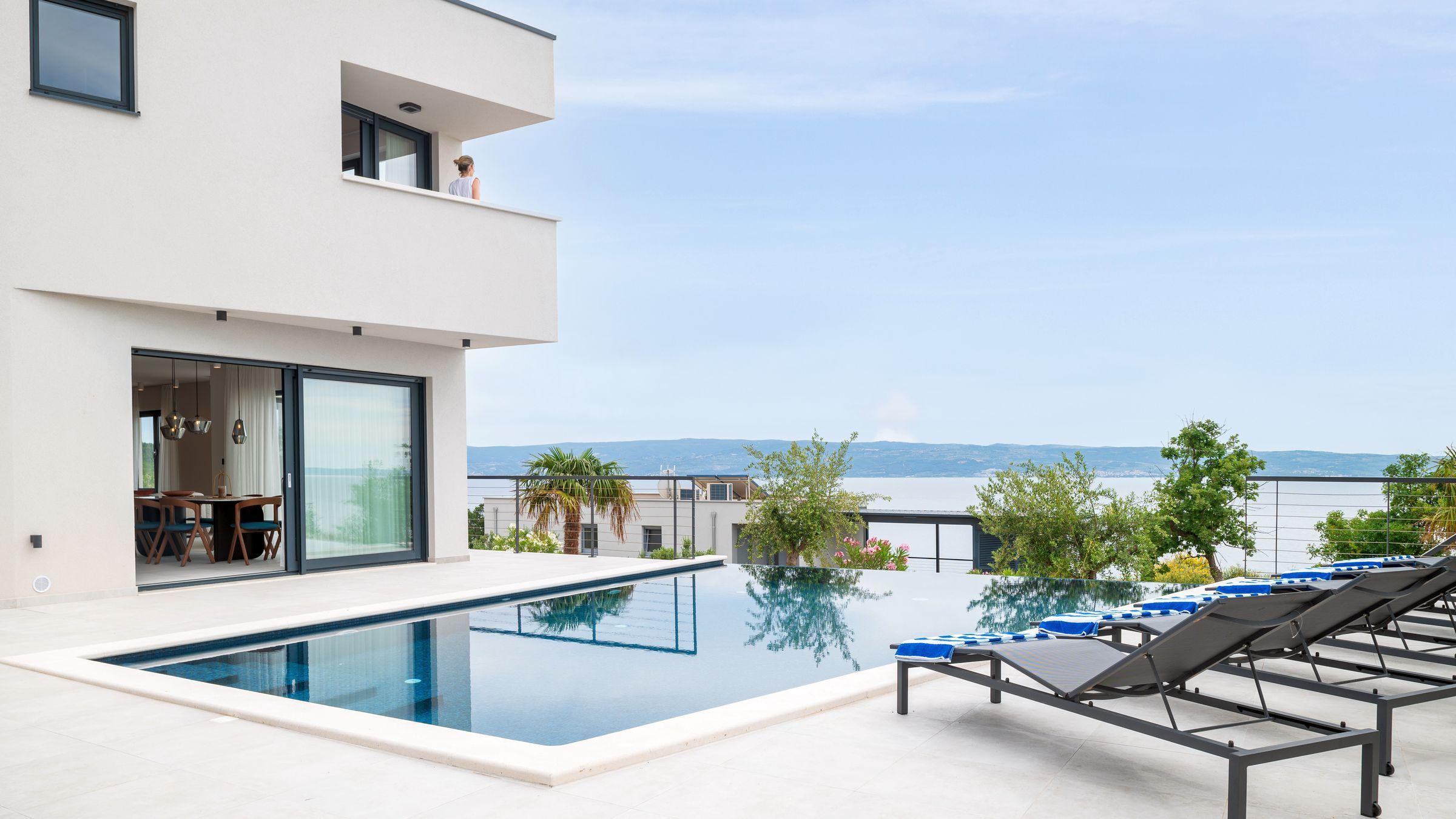 Vacker villa med pool