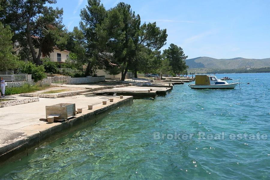 Kuća / vila, mediteranski stil, prvi red do mora
