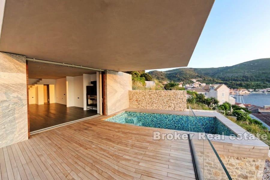 Attraktive moderne Villa mit Pool