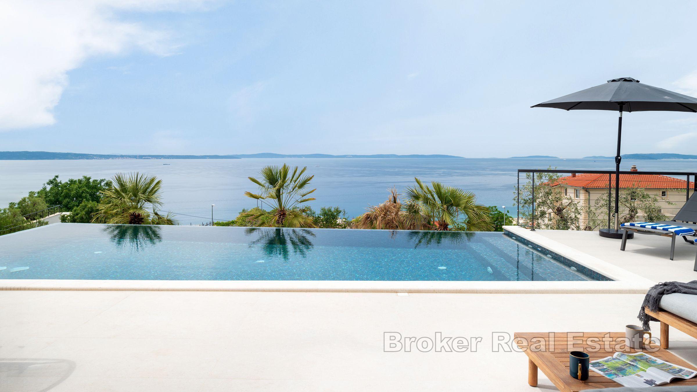Moderne Villa mit offenem Meerblick