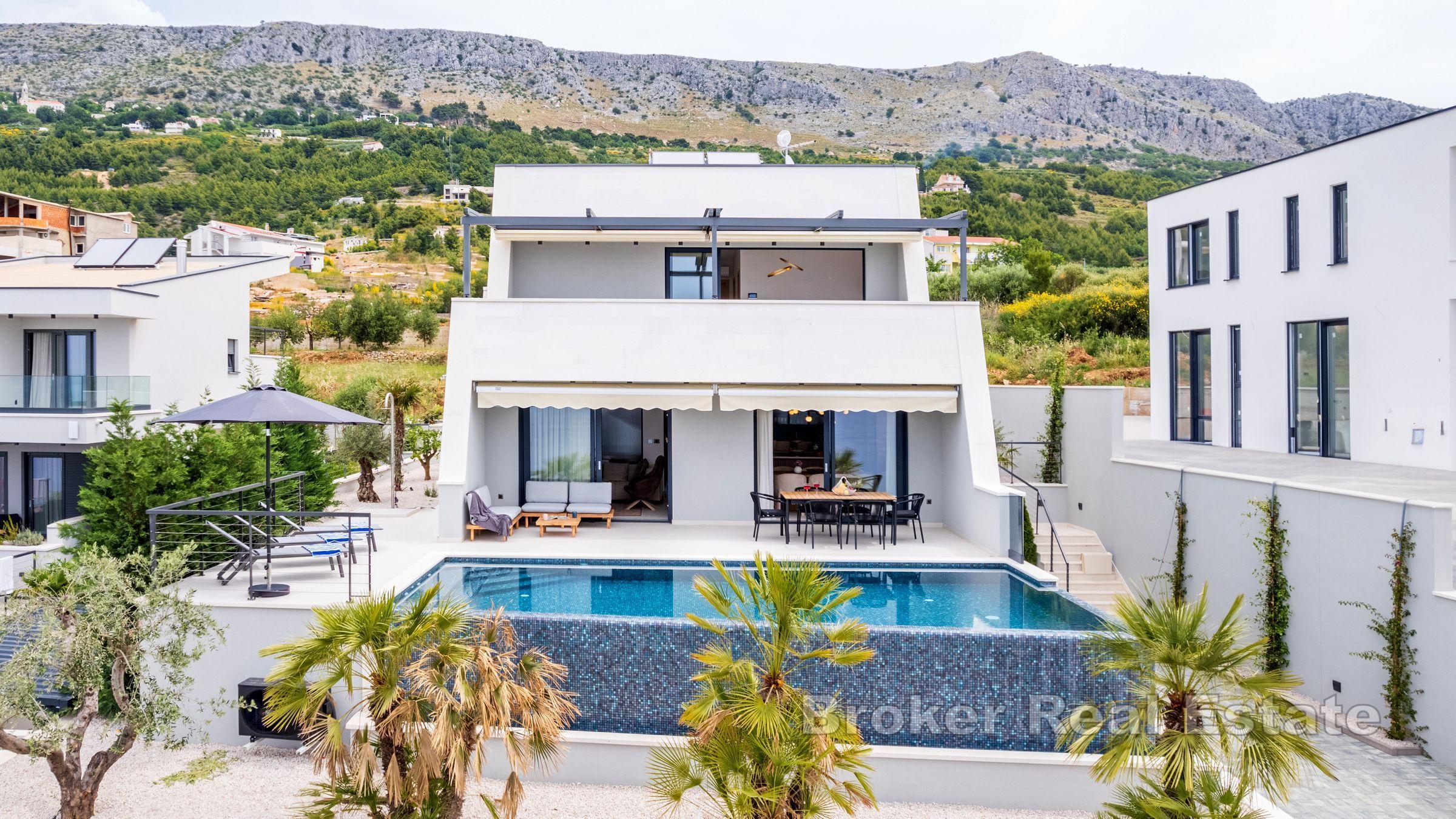Moderne Villa mit offenem Meerblick