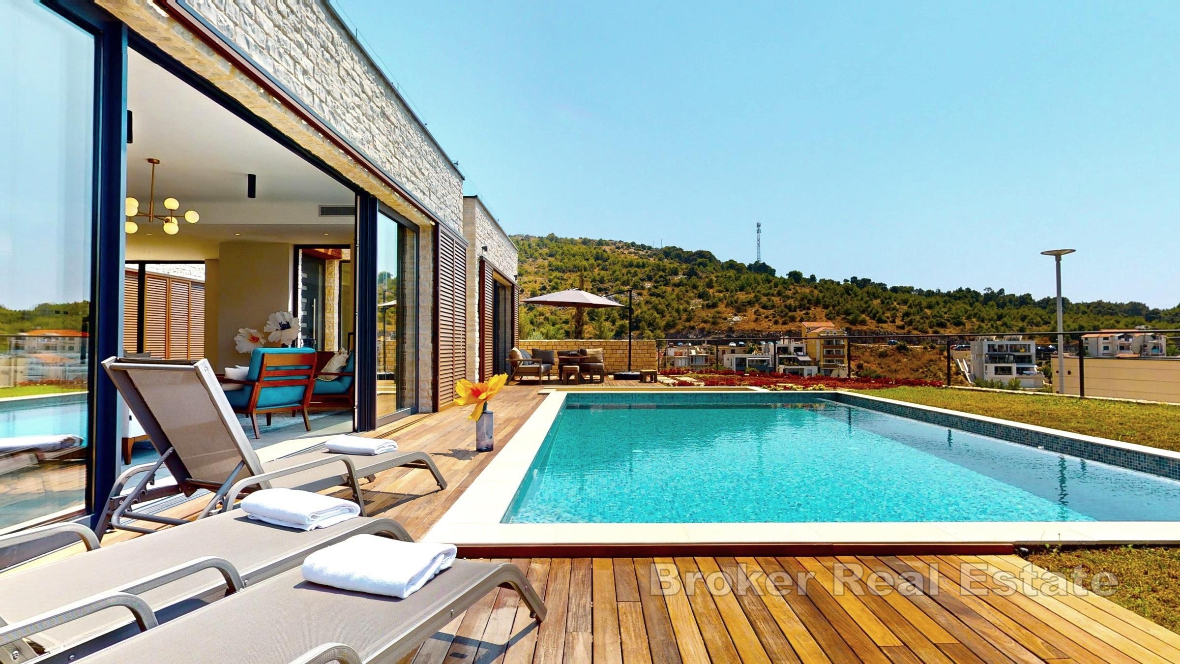 Villa exclusive en deuxième rangée de la mer