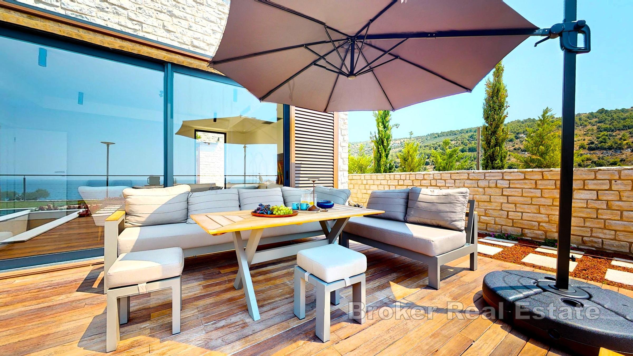 Villa exclusive en deuxième rangée de la mer