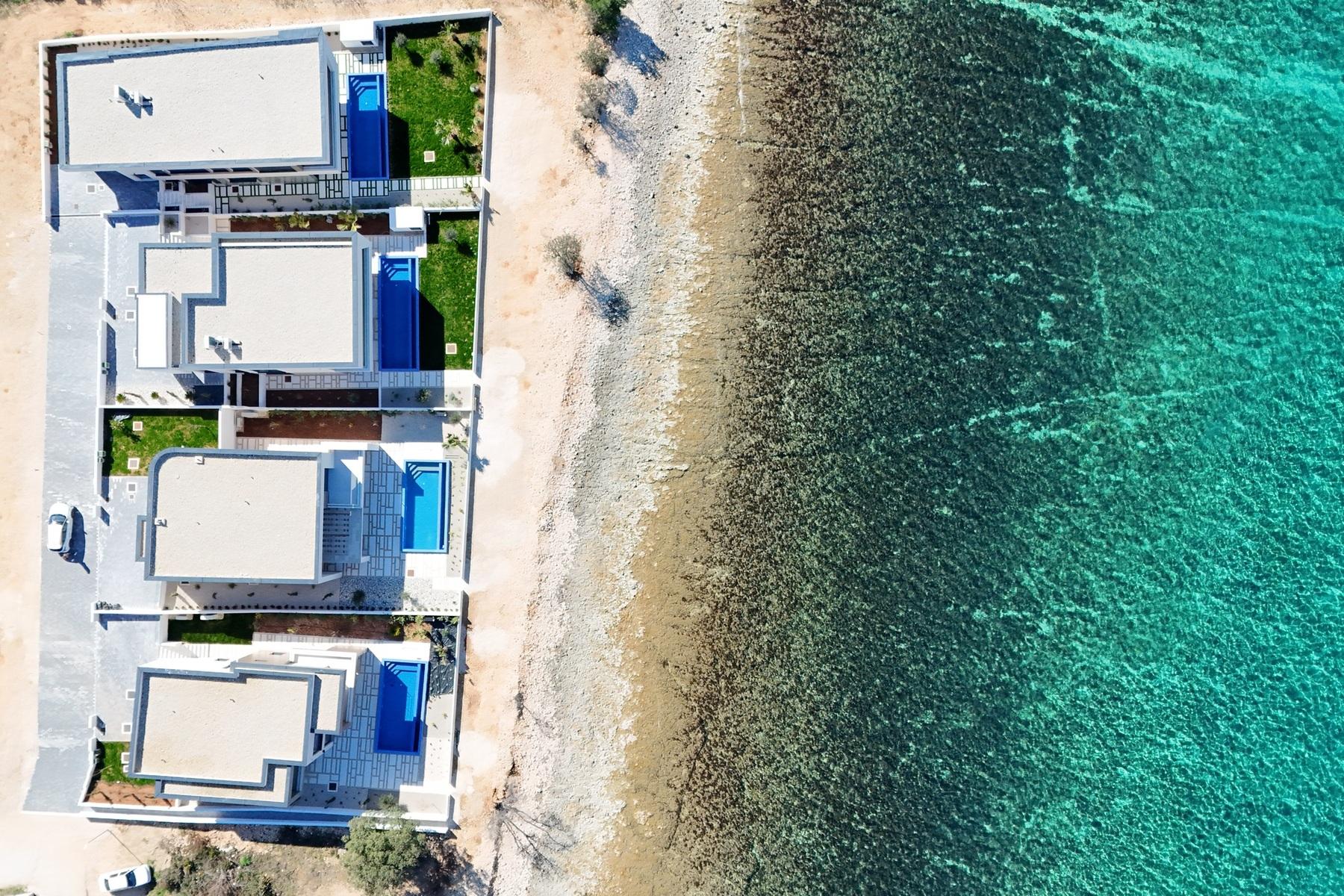 Villa d'exception au premier rang de la mer