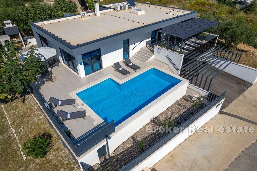 Newly built villa with sea view