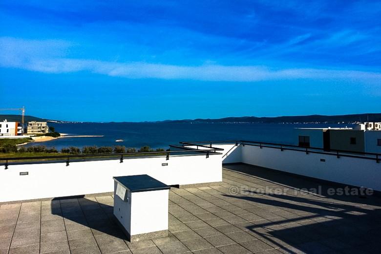 Hus / villa, parhus modern villa med pool
