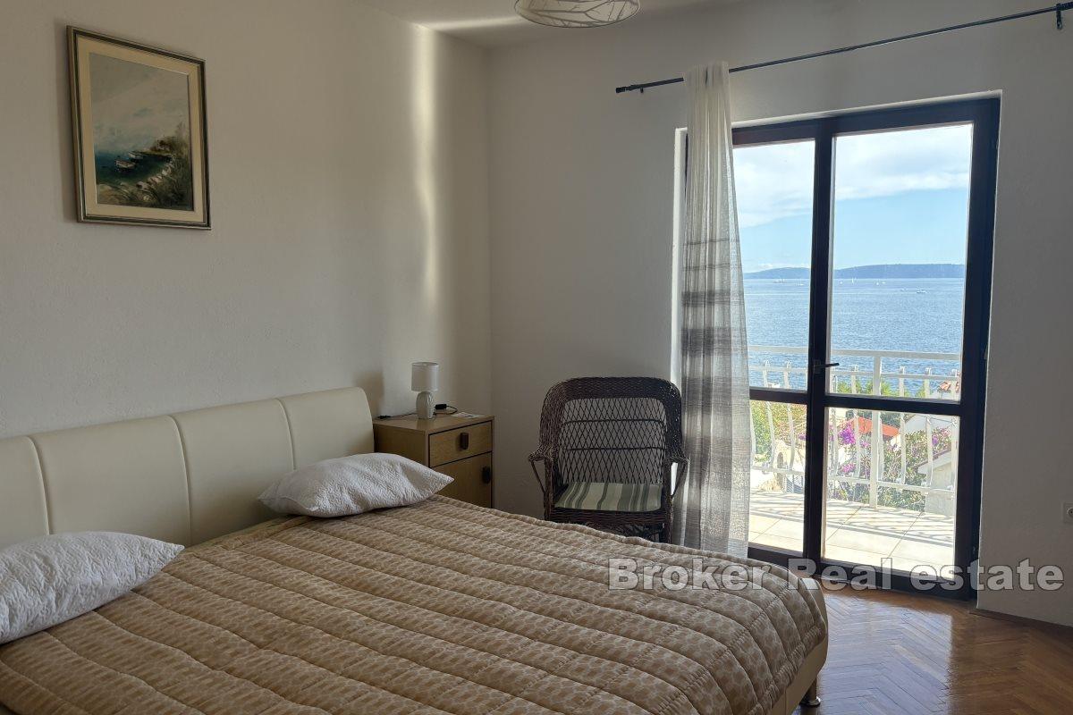 Casa su tre piani con vista mare