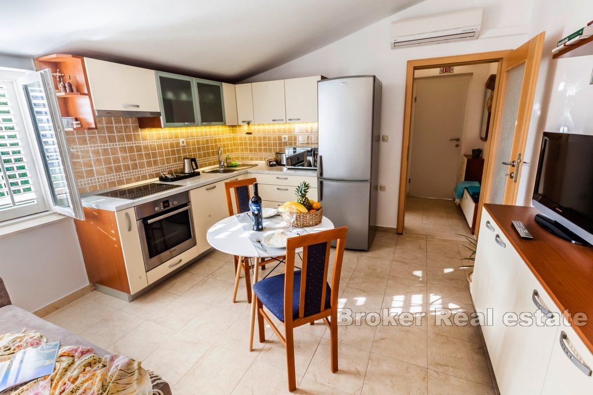 Modernes Apartment mit zwei Schlafzimmern und Meerblick