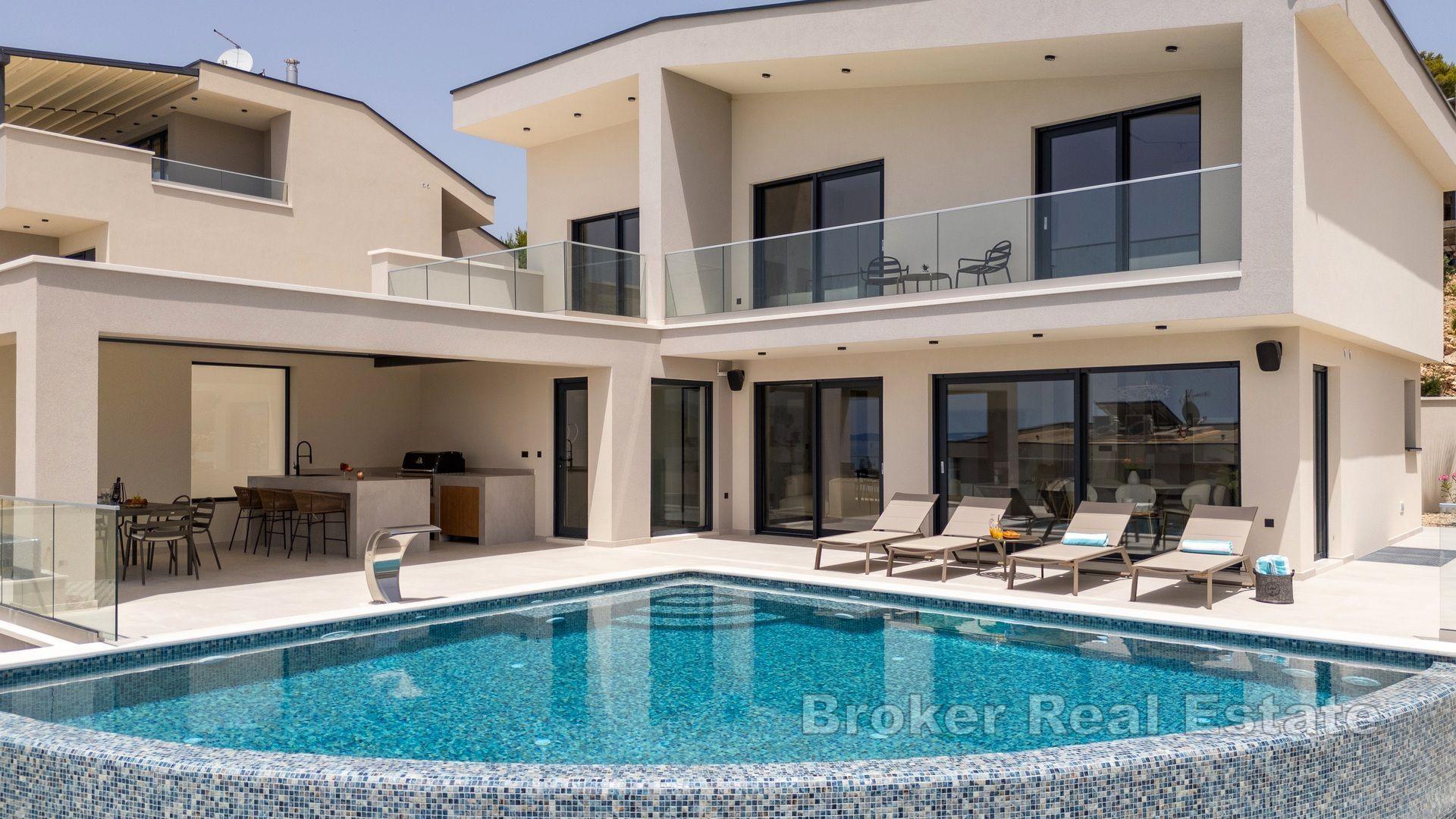 Moderne Luxusvilla mit wunderschönem Meerblick