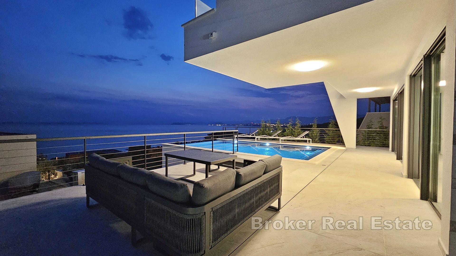 Luxusvilla mit Panoramablick auf das Meer