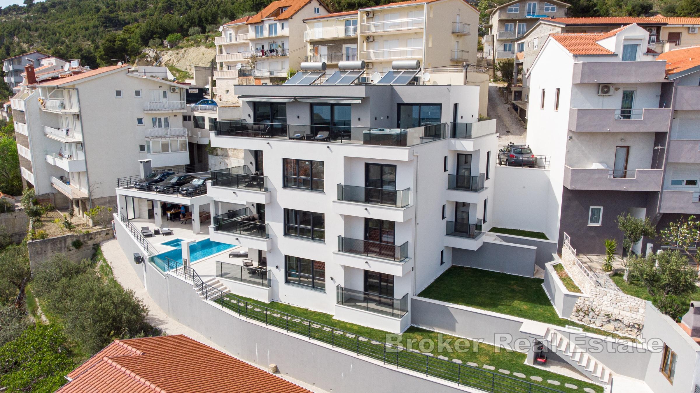 Attraktive Villa mit Pool und Meerblick