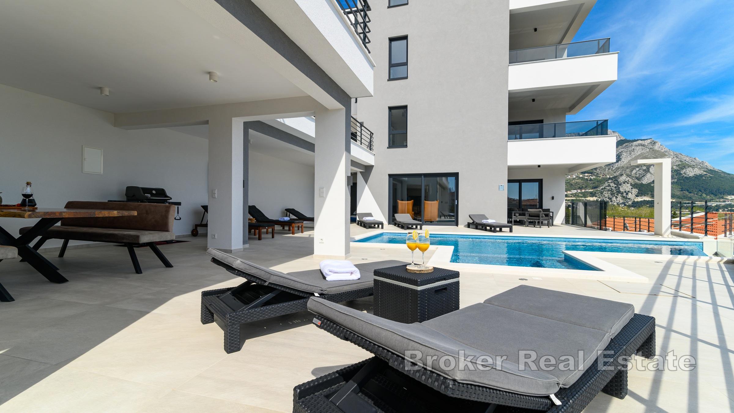 Attraktive Villa mit Pool und Meerblick