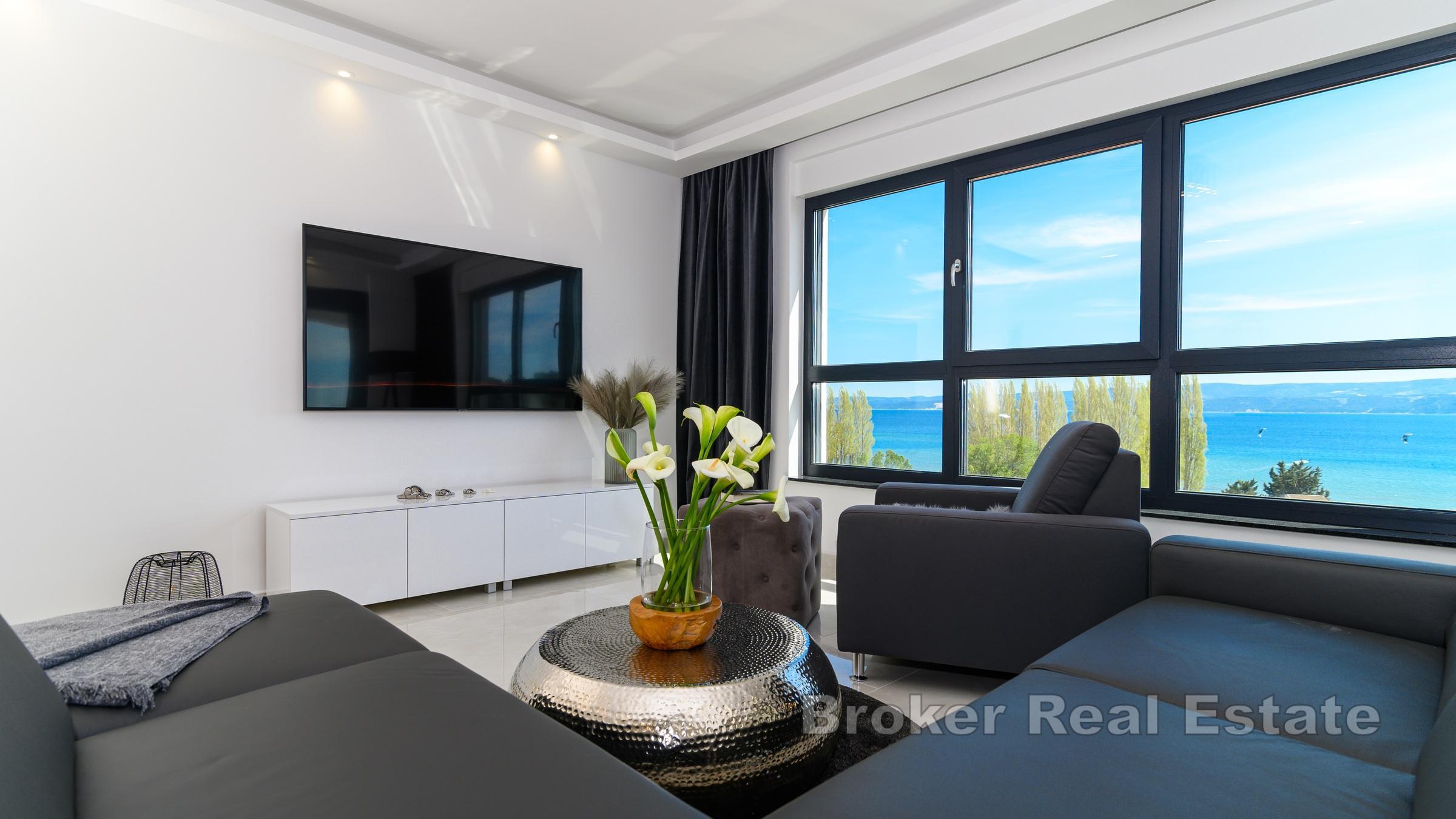 Attraktive Villa mit Pool und Meerblick