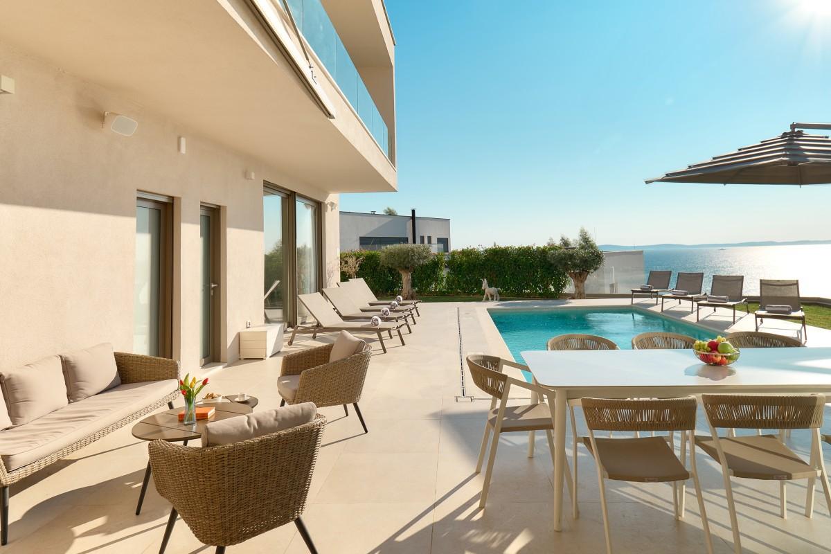 Luxusvilla mit Meerblick